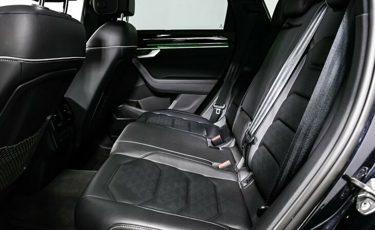 Volkswagen Touareg - Фото 15
