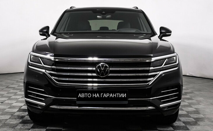 Volkswagen Touareg - Фото 1