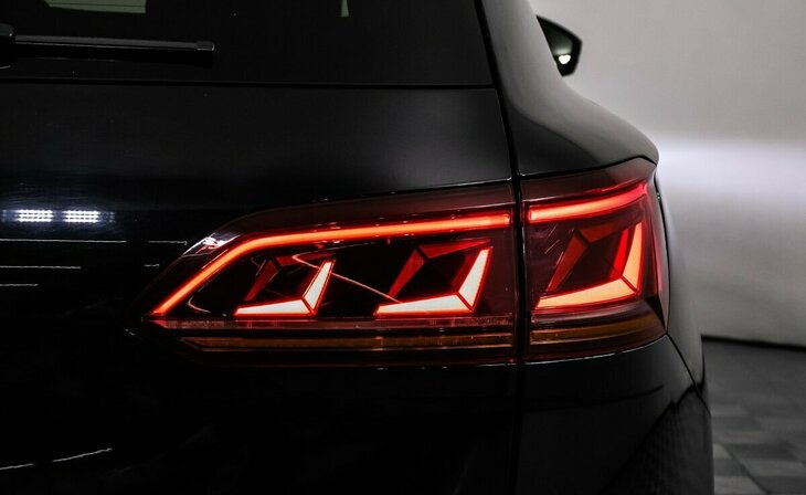 Volkswagen Touareg - Фото 7