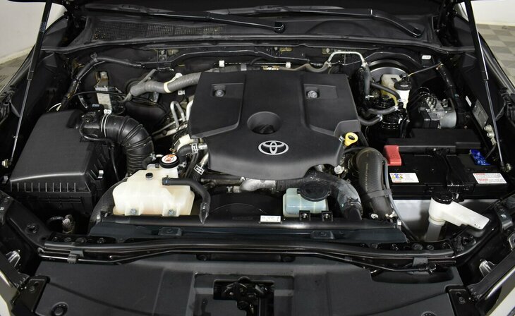 Toyota Fortuner - Фото 5