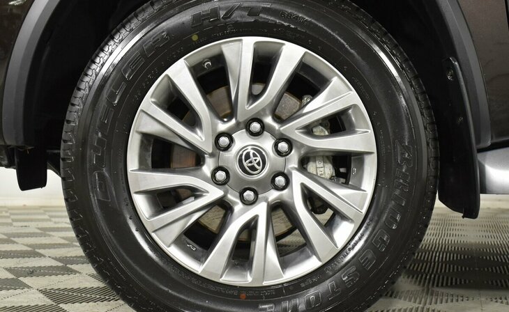 Toyota Fortuner - Фото 6
