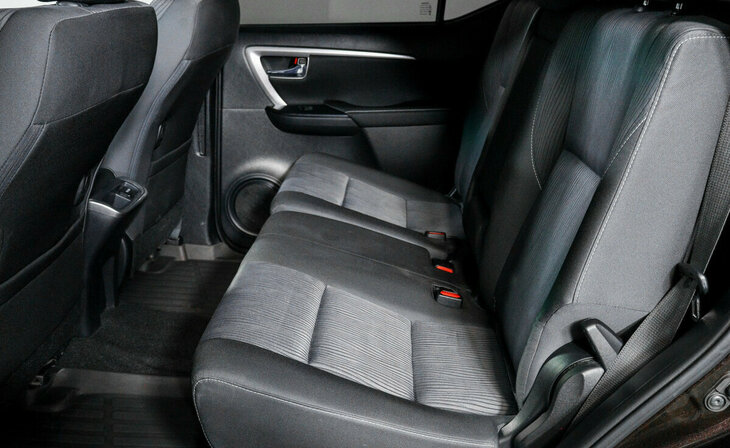 Toyota Fortuner - Фото 12