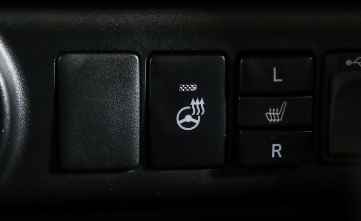 Toyota Fortuner - Фото 10