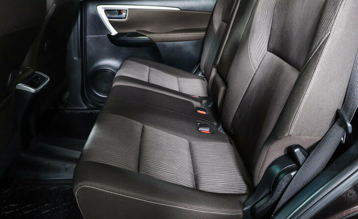 Toyota Fortuner - Фото 11