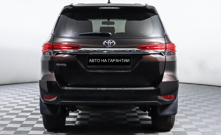 Toyota Fortuner - Фото 3