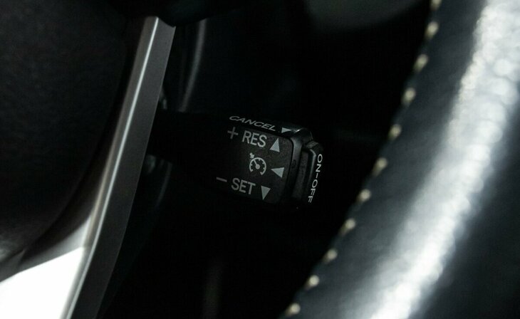 Toyota Fortuner - Фото 12