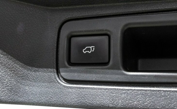 Toyota Fortuner - Фото 17