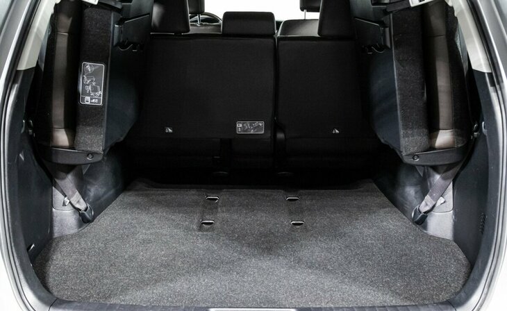 Toyota Fortuner - Фото 18