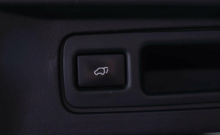 Toyota Fortuner - Фото 19