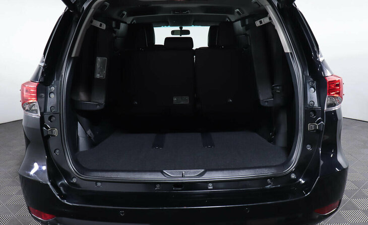 Toyota Fortuner - Фото 20
