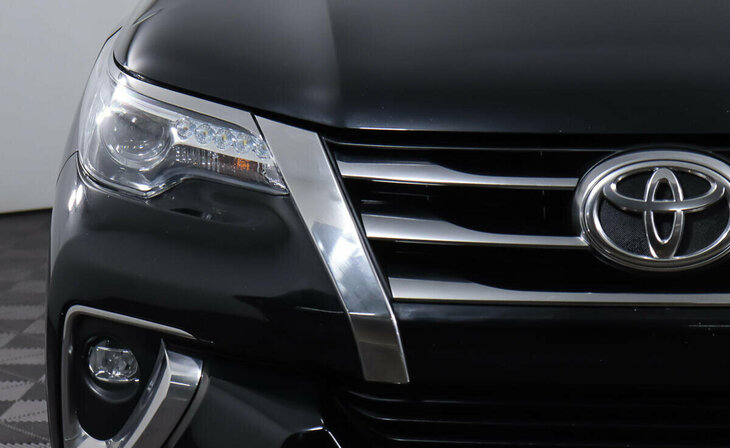 Toyota Fortuner - Фото 6