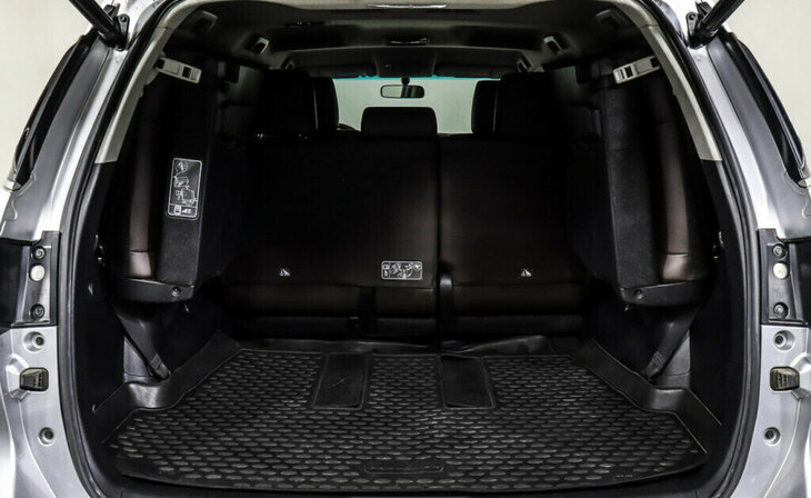 Toyota Fortuner - Фото 18
