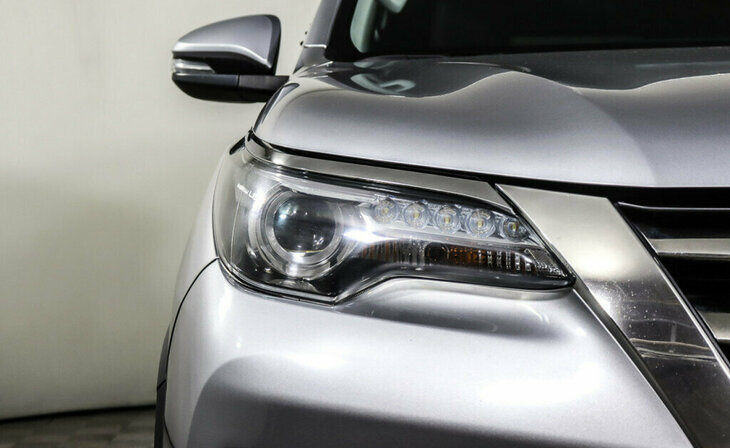 Toyota Fortuner - Фото 6