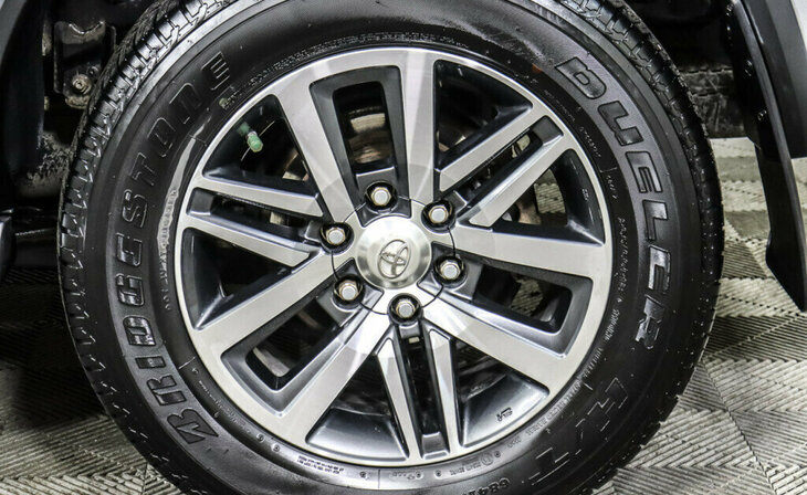 Toyota Fortuner - Фото 7