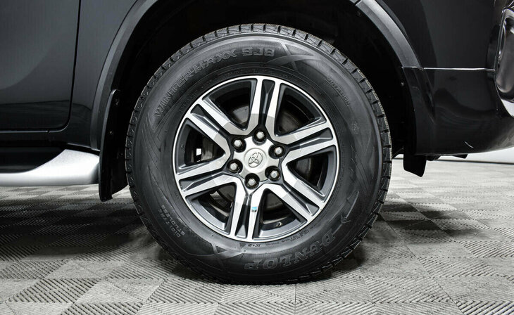 Toyota Fortuner - Фото 5