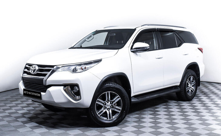 Toyota Fortuner - Фото 0