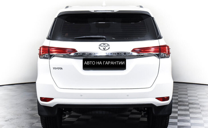Toyota Fortuner - Фото 5