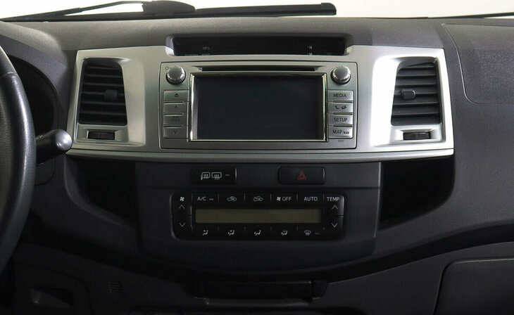 Toyota Hilux - Фото 9