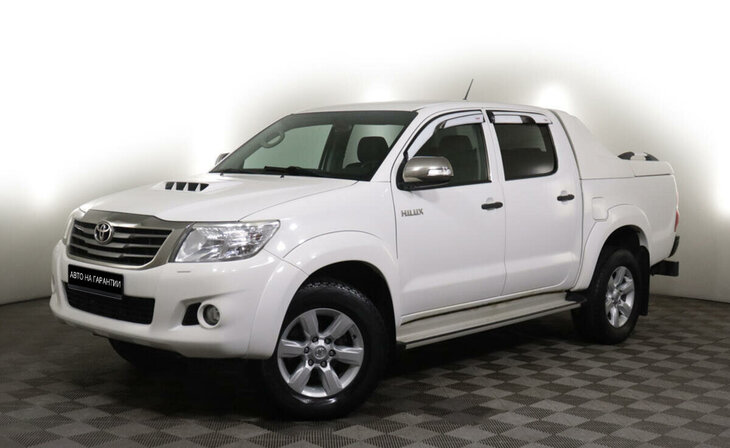 Toyota Hilux - Фото 0