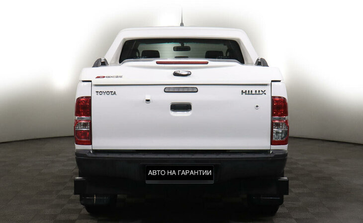 Toyota Hilux - Фото 3