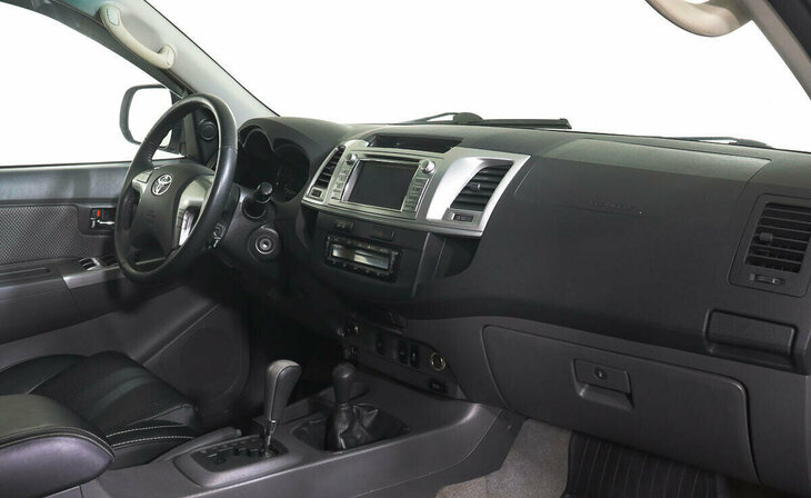 Toyota Hilux - Фото 5