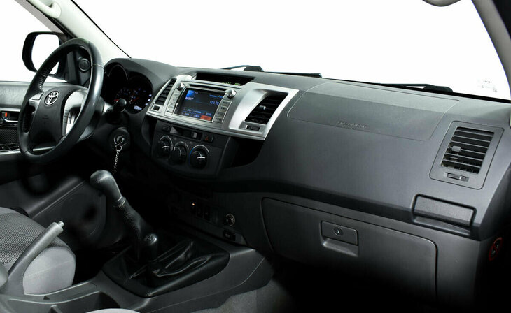 Toyota Hilux - Фото 4
