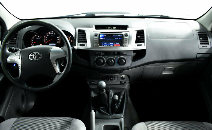 Toyota Hilux - Фото 5