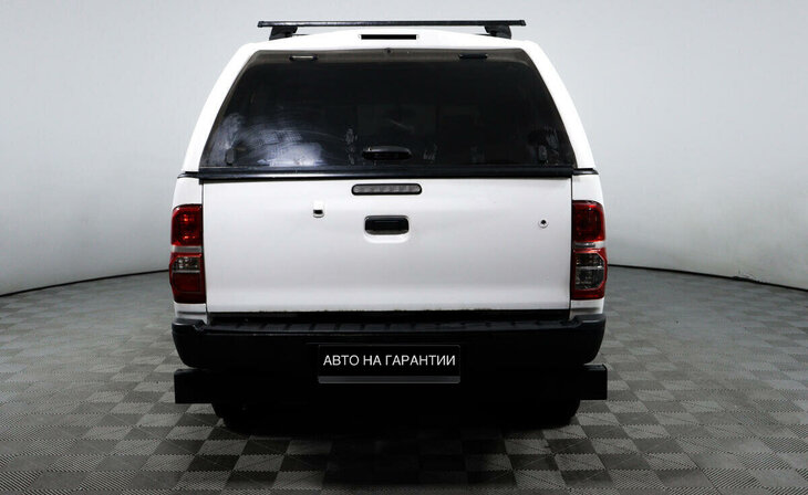 Toyota Hilux - Фото 3