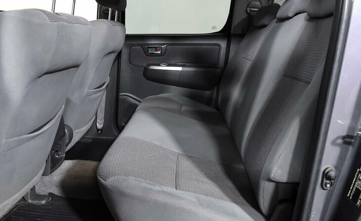 Toyota Hilux - Фото 14