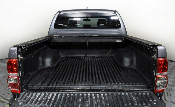 Toyota Hilux - Фото 15