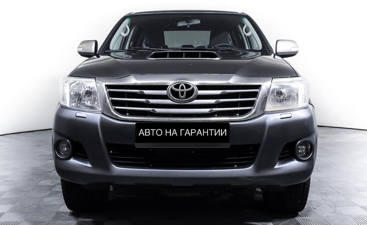 Toyota Hilux - Фото 1