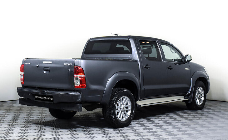 Toyota Hilux - Фото 4