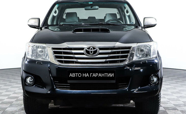 Toyota Hilux - Фото 1