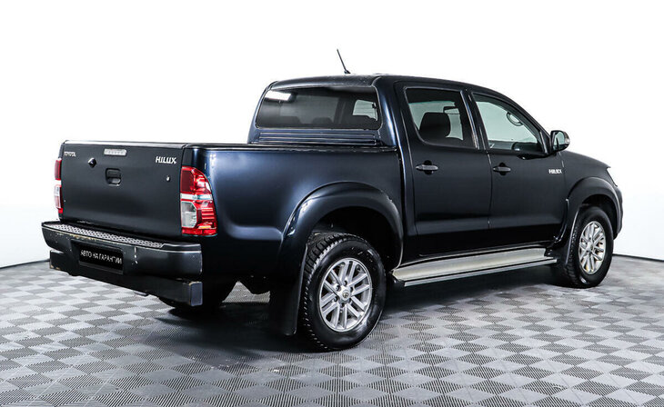 Toyota Hilux - Фото 2