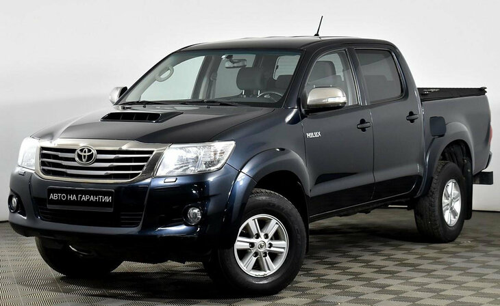 Toyota Hilux - Фото 0