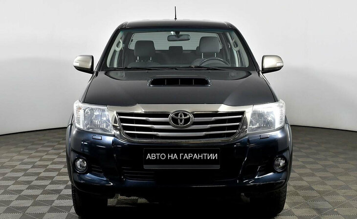 Toyota Hilux - Фото 1