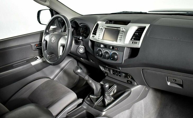Toyota Hilux - Фото 4