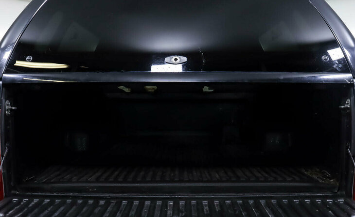 Toyota Hilux - Фото 11