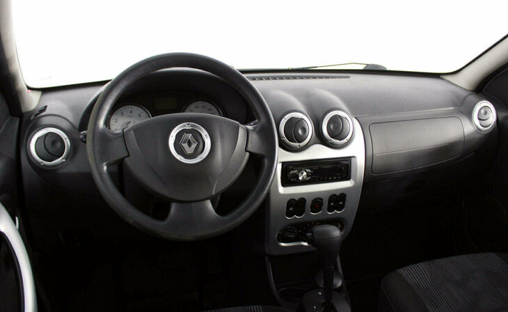 Renault Logan - Фото 4