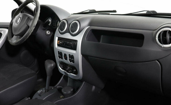 Renault Logan - Фото 4