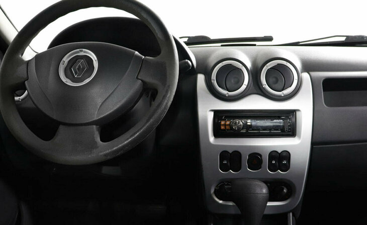 Renault Logan - Фото 6