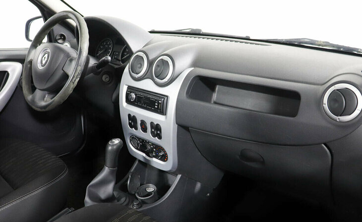 Renault Logan - Фото 4