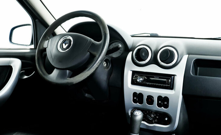 Renault Logan - Фото 4