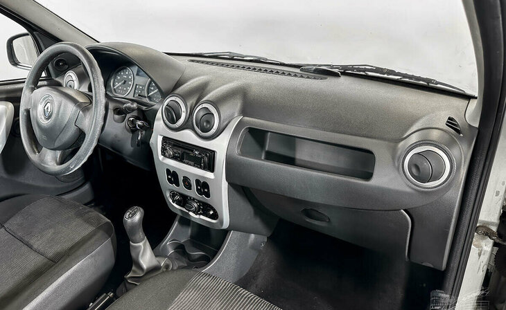 Renault Logan - Фото 4