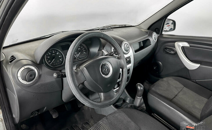 Renault Logan - Фото 5