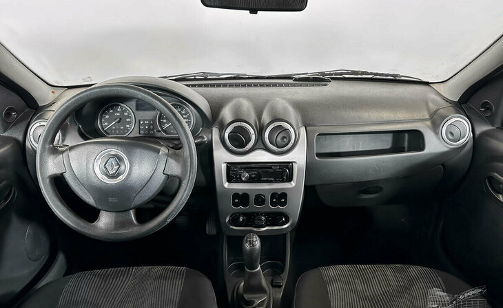 Renault Logan - Фото 6