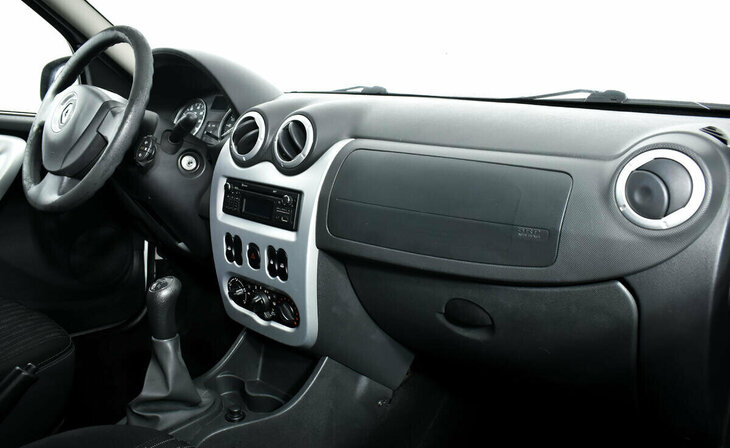 Renault Logan - Фото 6