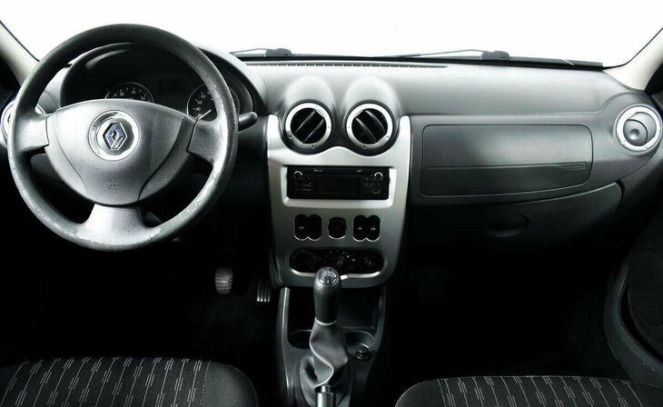 Renault Logan - Фото 7