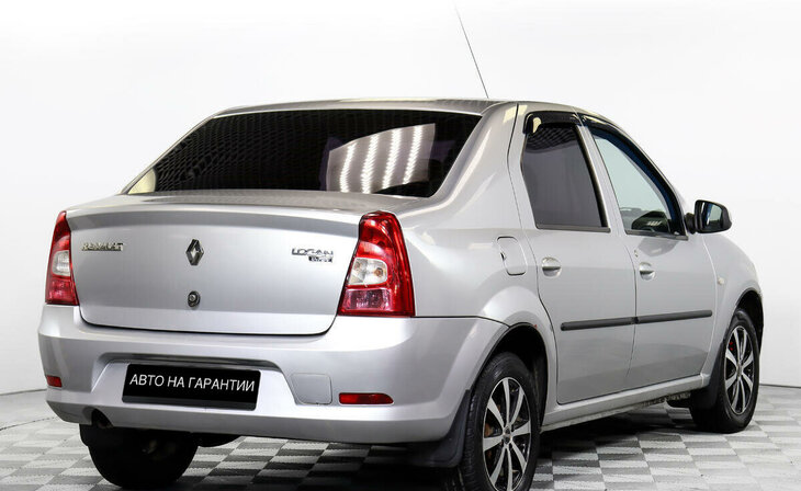 Renault Logan - Фото 2