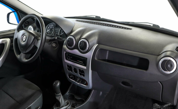 Renault Logan - Фото 4